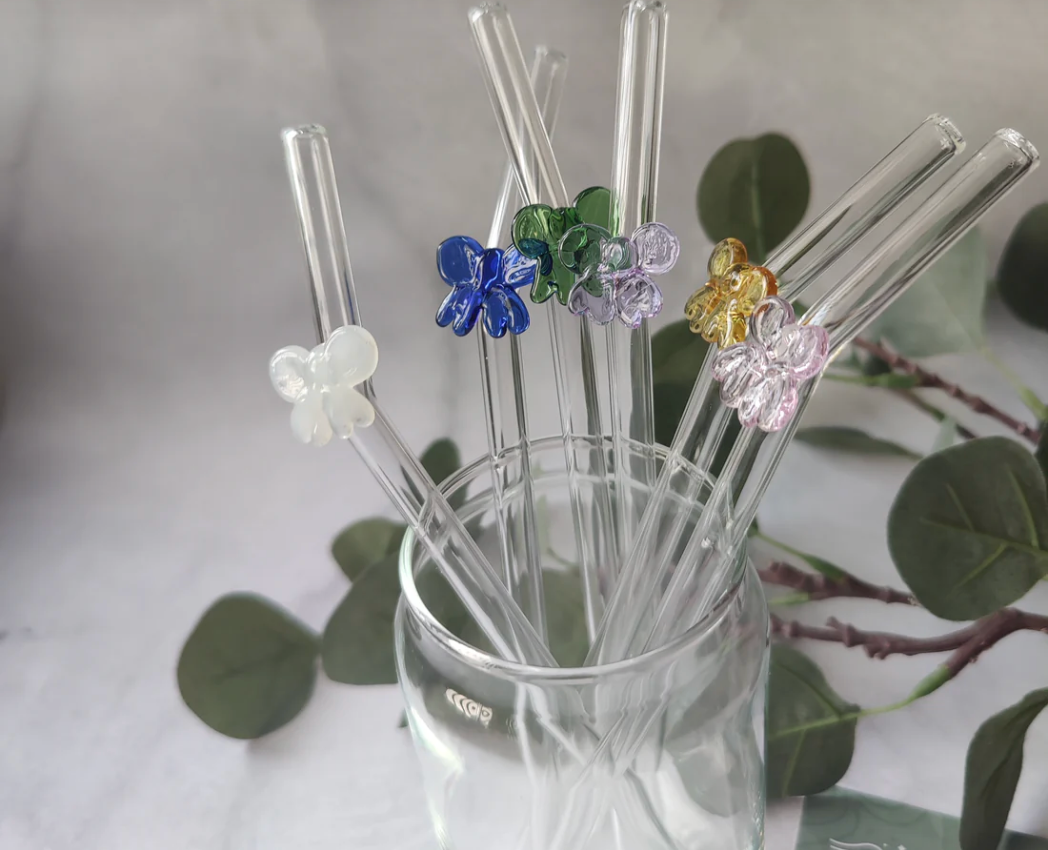 Set of 6 Reusable Clear Glass Straws with Bow Design – Aesthetic & Gift-Worthy