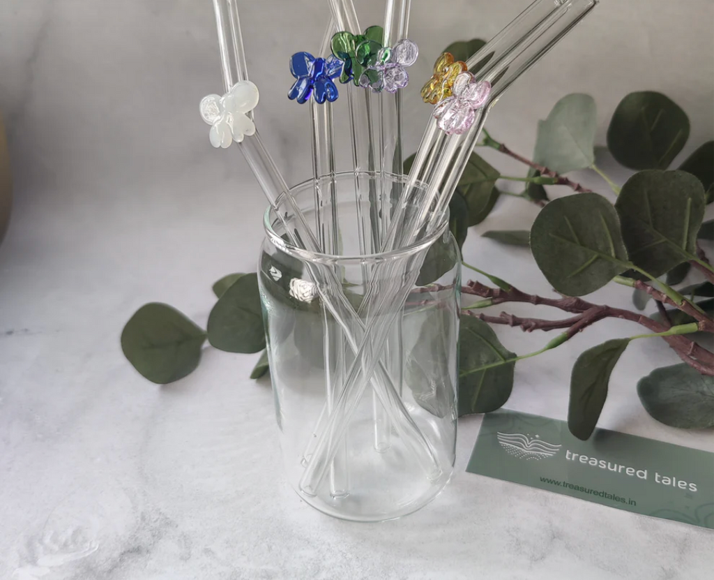 Set of 6 Reusable Clear Glass Straws with Bow Design – Aesthetic & Gift-Worthy
