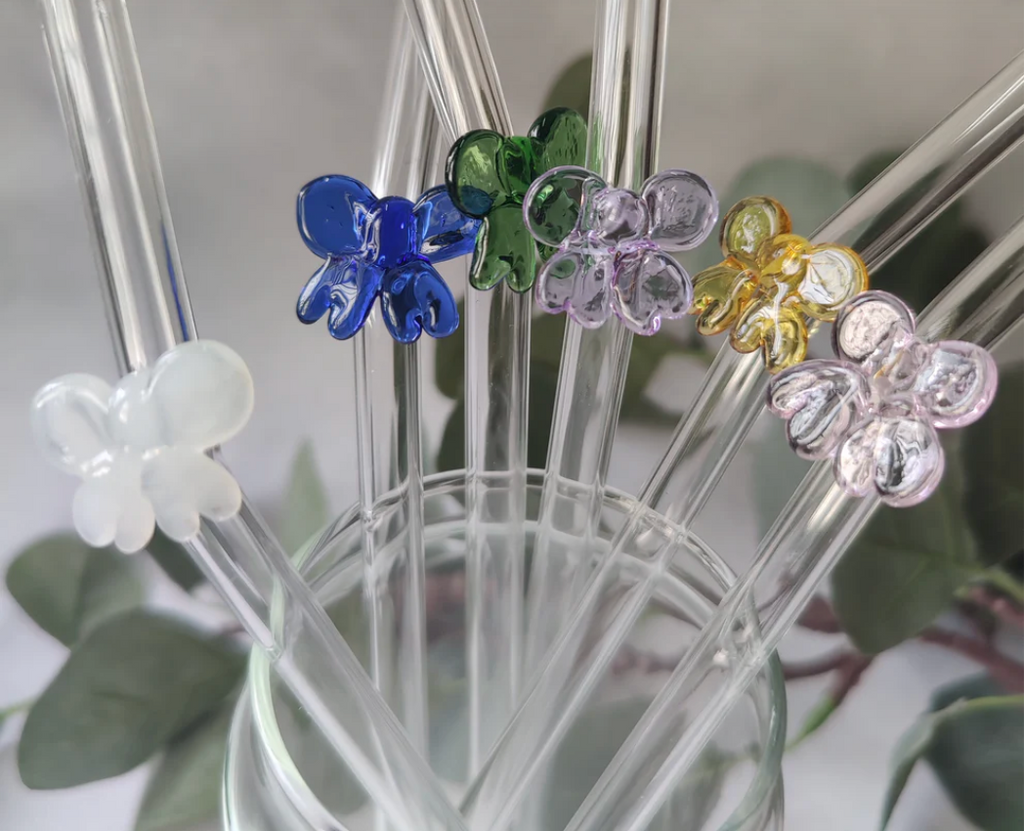 Set of 6 Reusable Clear Glass Straws with Bow Design – Aesthetic & Gift-Worthy