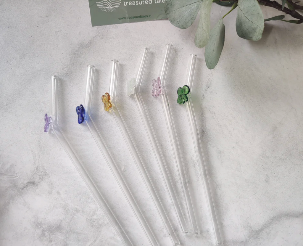 Set of 6 Reusable Clear Glass Straws with Bow Design – Aesthetic & Gift-Worthy