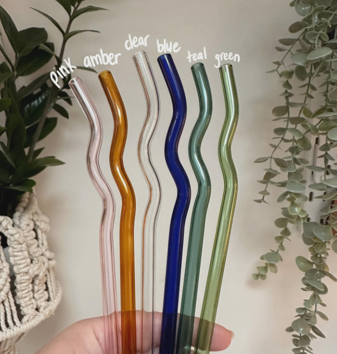 Wavy Glass Straw – Reusable 8mm Curved Design in 15 Colours